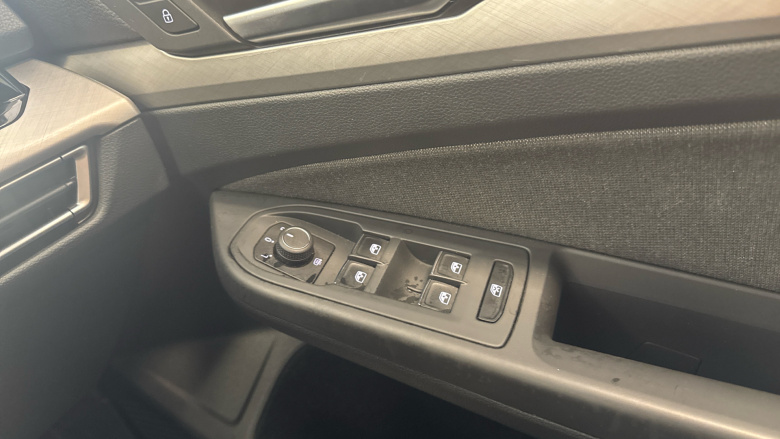 Volkswagen Golf 1.5 TSI 150 Life 5dr Petrol Hatchback